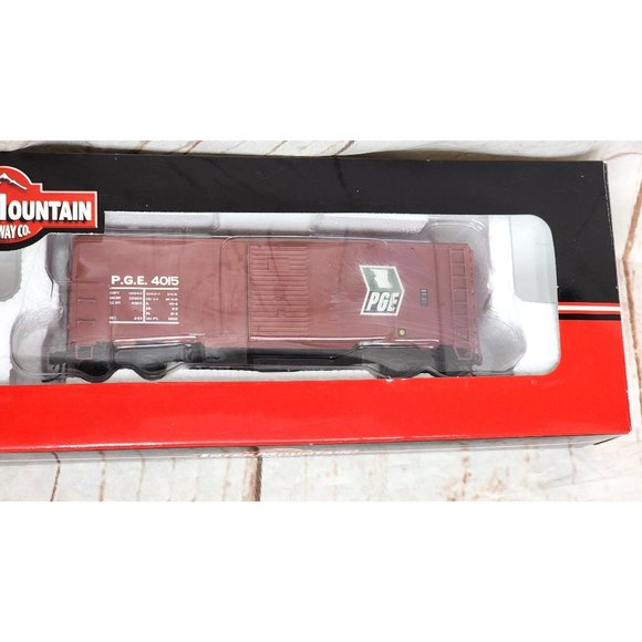 Inter Mountain Railway Co. HO Scale Modified AAR 40’ Boxcar PGE Car Model Train - Picture 3 of 10